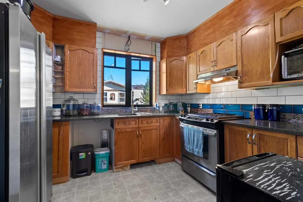210 Wacker Avenue W