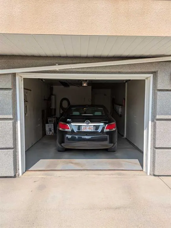 2311 19 Street, #33