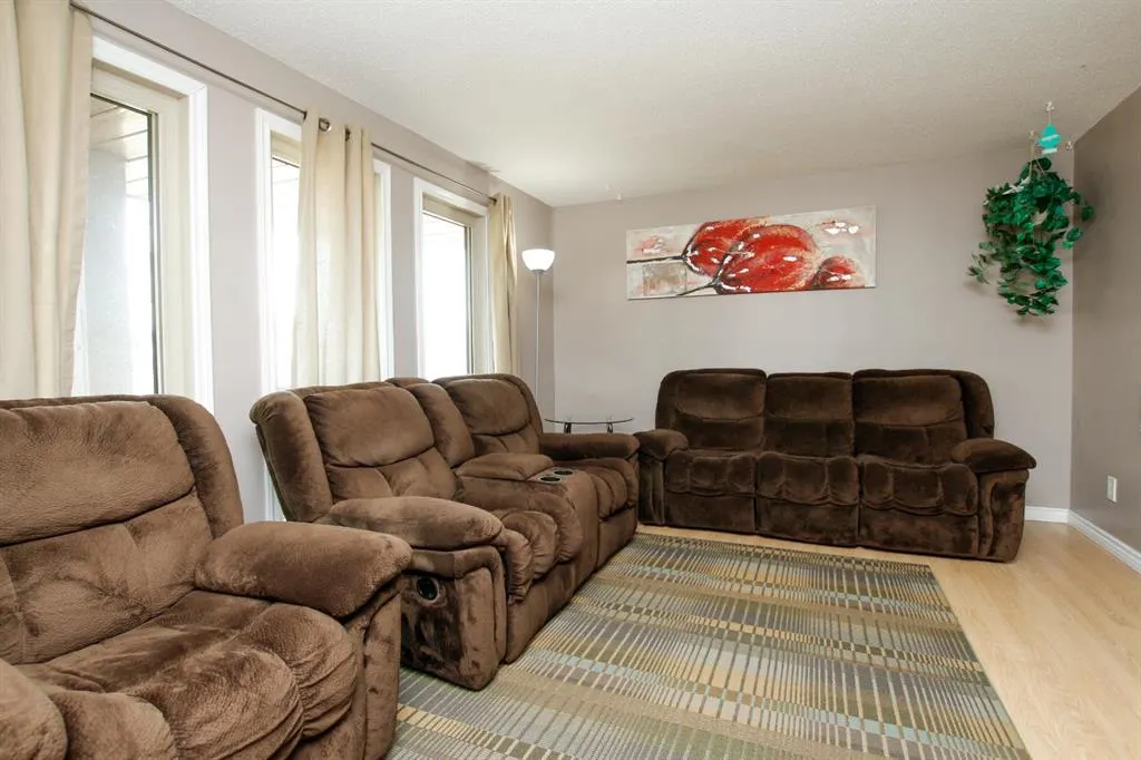 4 Haliburton Crescent