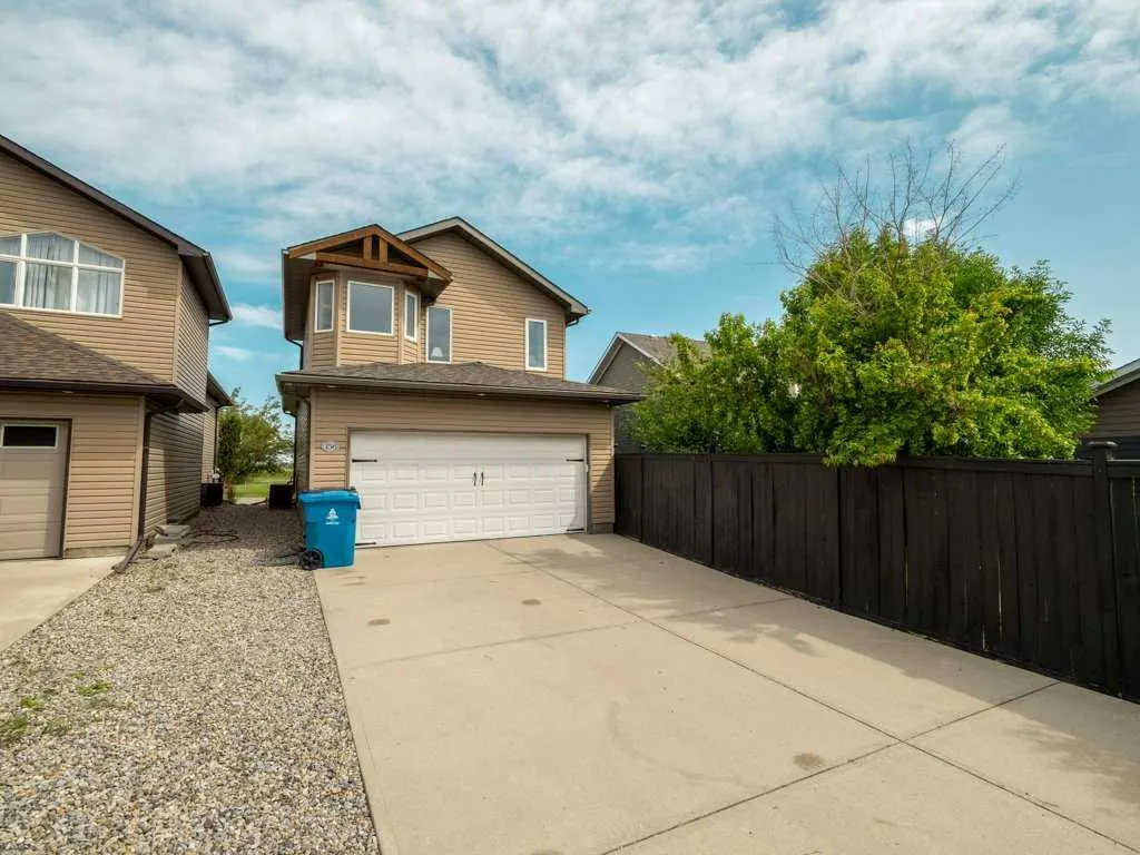 156 Riverstone Boulevard W
