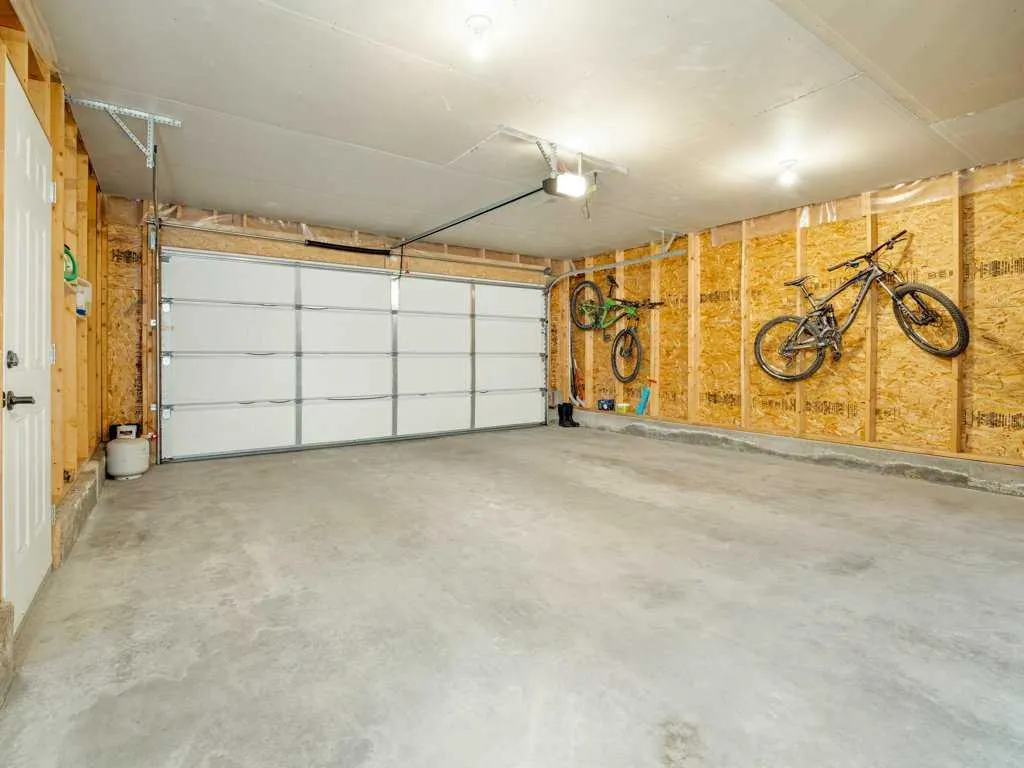 156 Riverstone Boulevard W