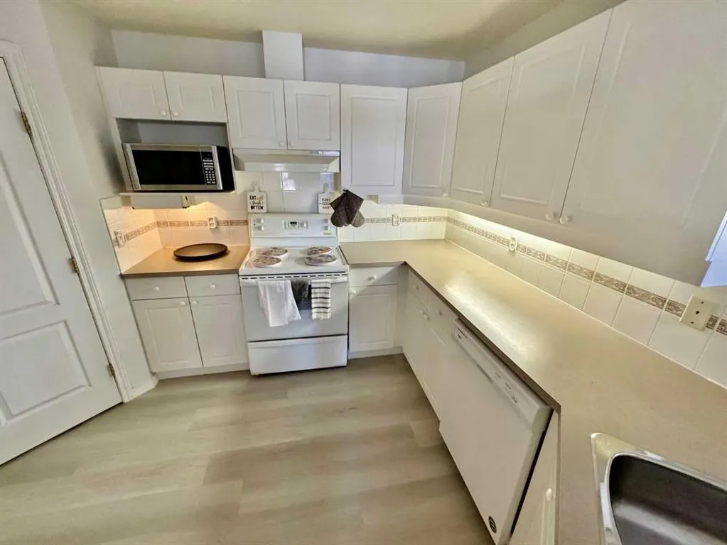 4507 45 Street SW, #210