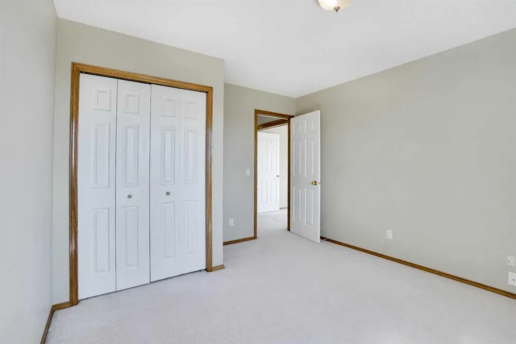 39 lone pine Crescent