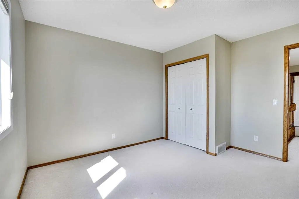 39 lone pine Crescent