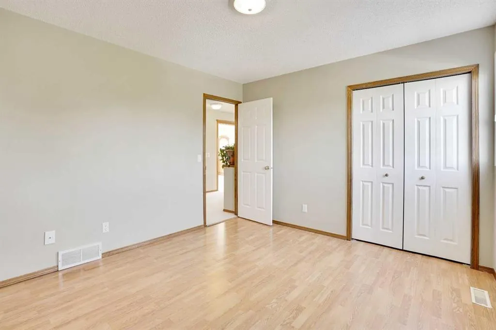 39 lone pine Crescent