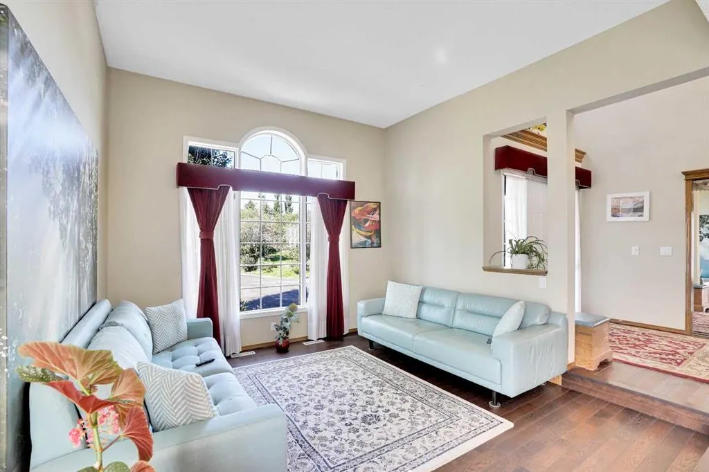 39 lone pine Crescent