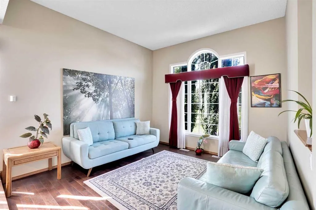 39 lone pine Crescent