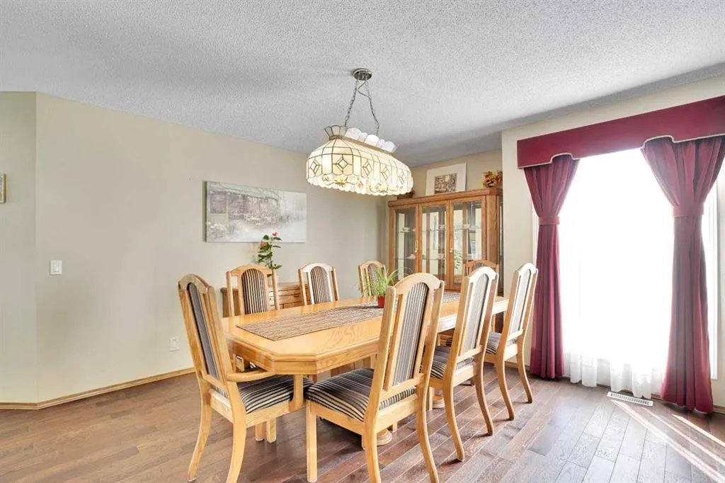 39 lone pine Crescent