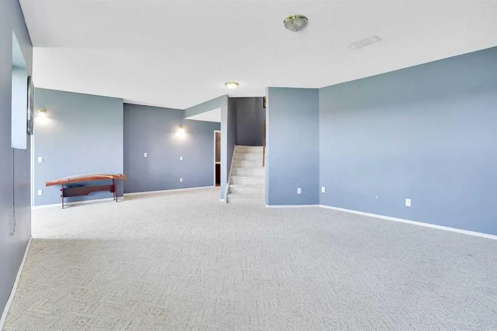 39 lone pine Crescent