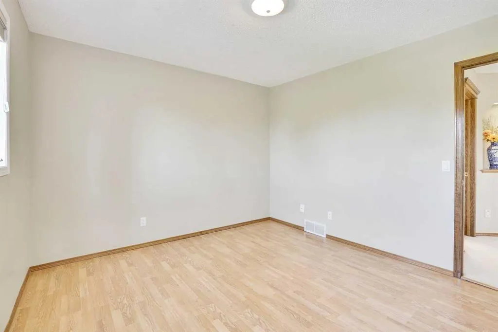 39 lone pine Crescent
