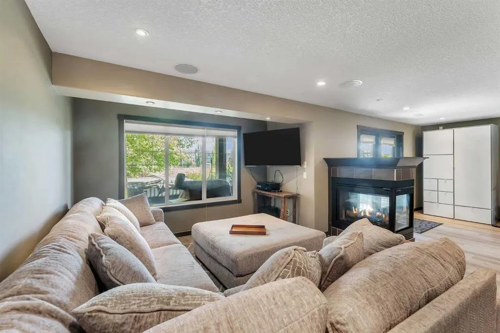 367 Sagewood Place SW