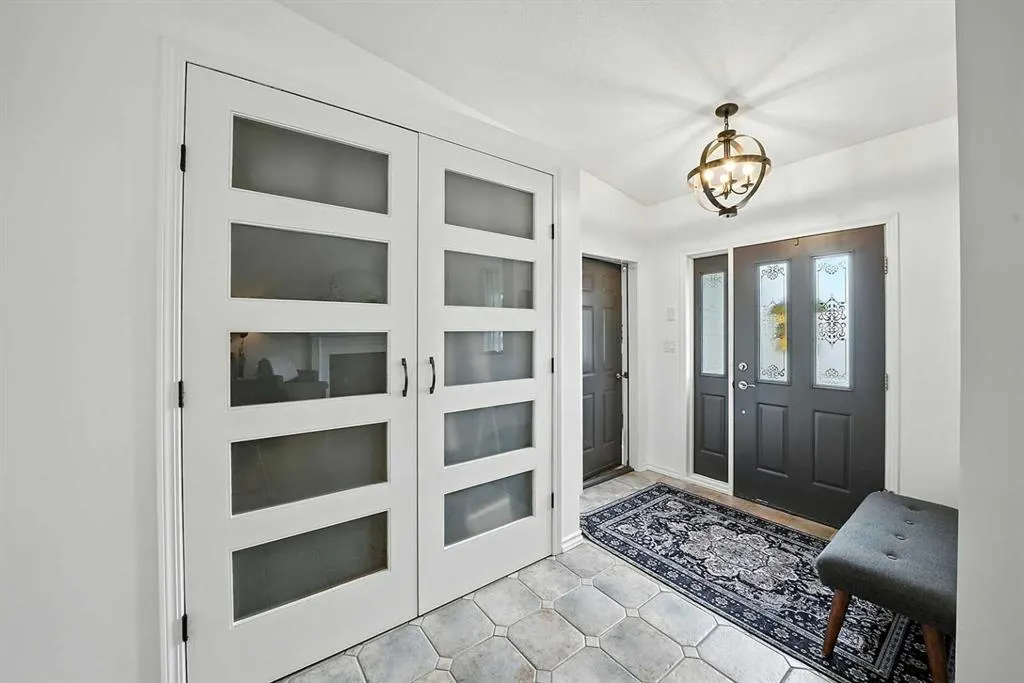 16 Dunham Close