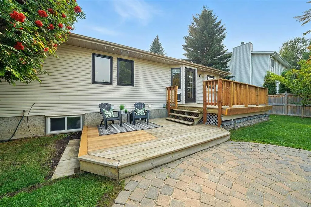 16 Dunham Close
