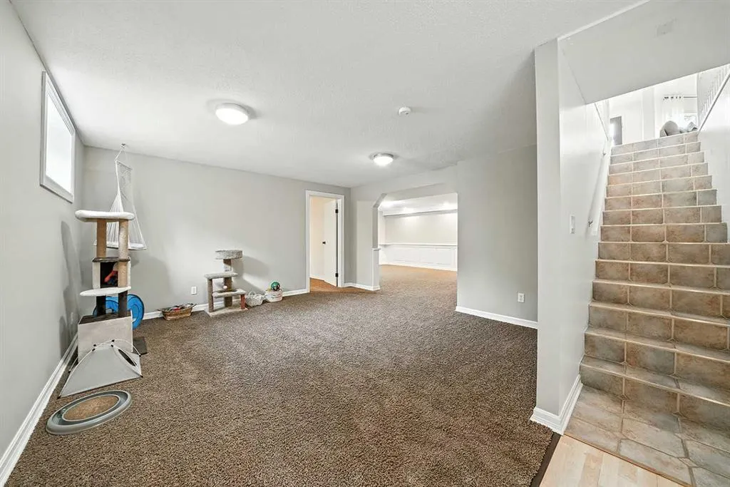 16 Dunham Close
