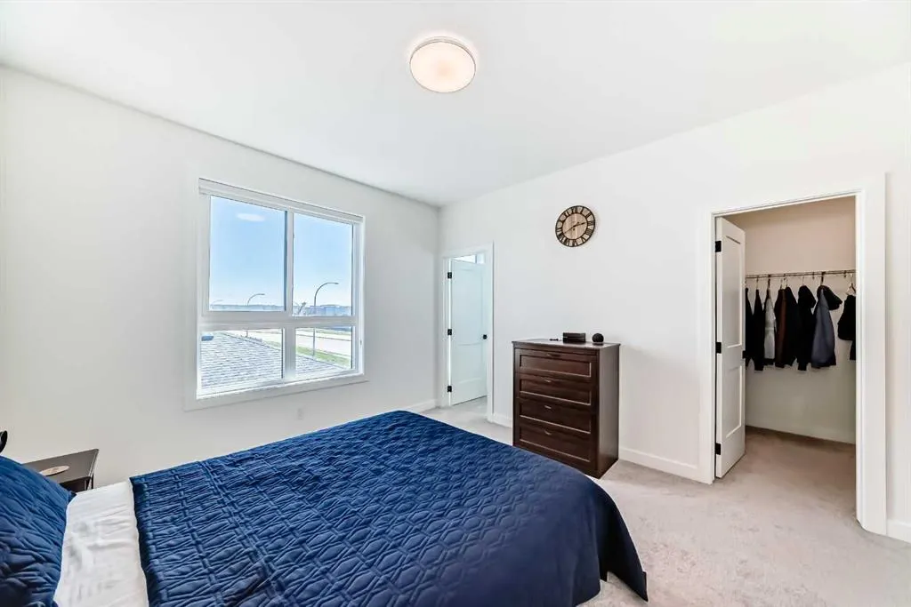 8 silverton glen Green SW