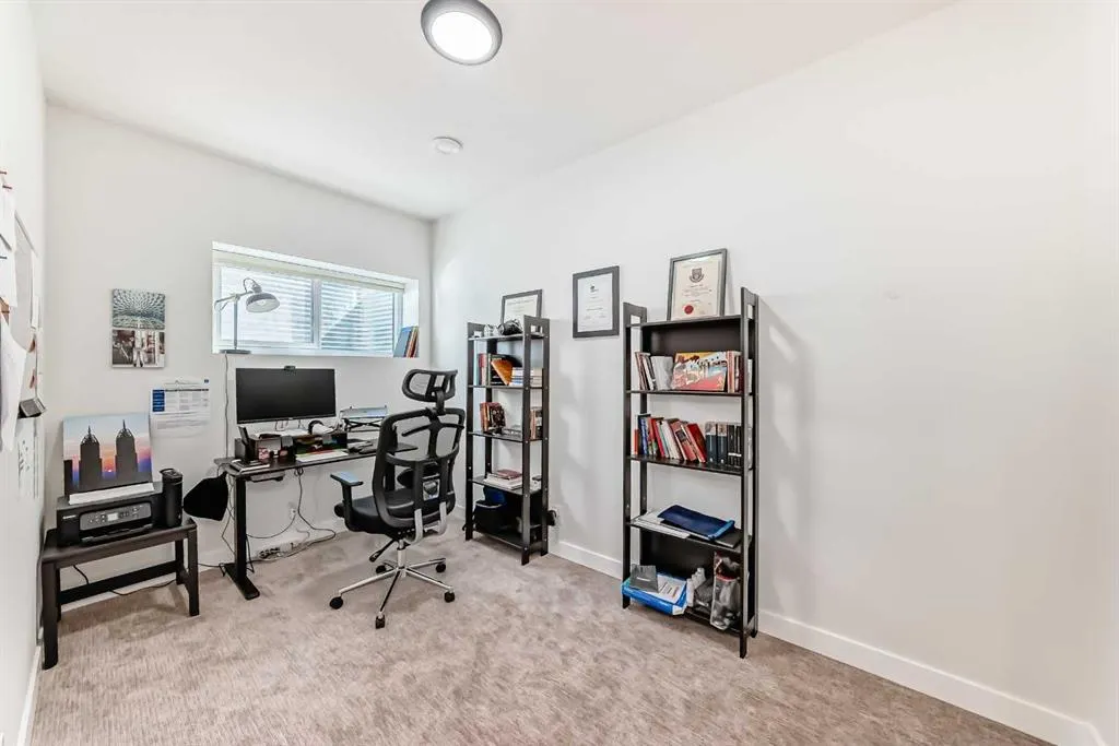 8 silverton glen Green SW