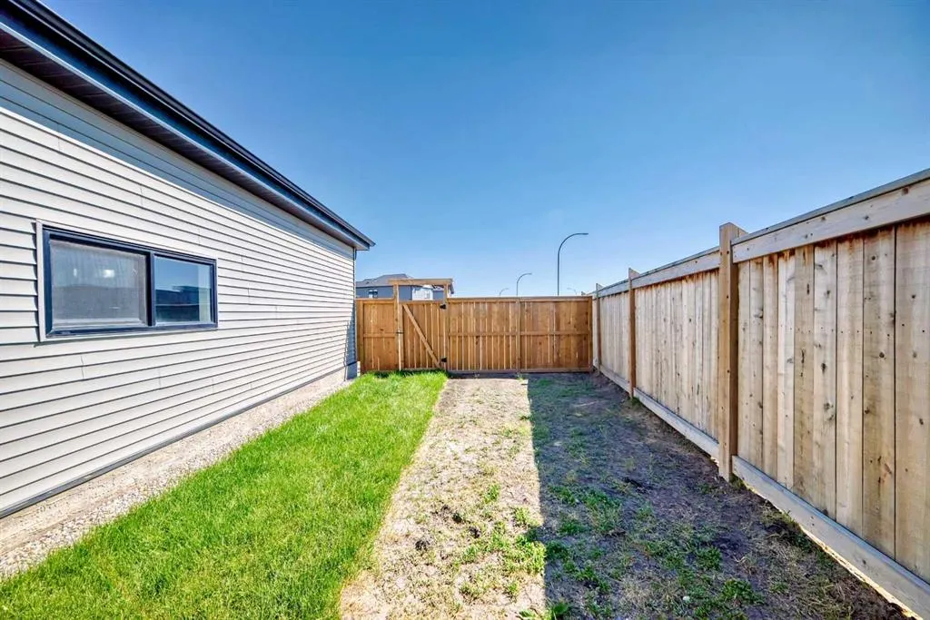 8 silverton glen Green SW
