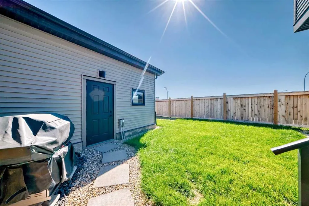 8 silverton glen Green SW