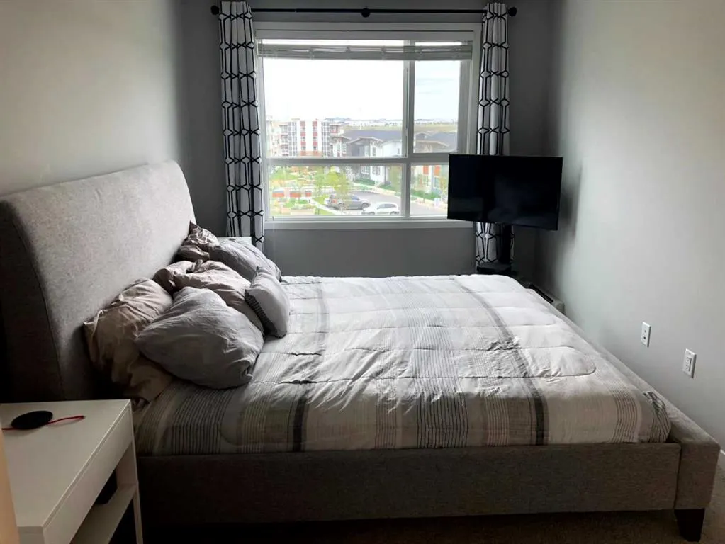 370 Harvest Hills Common NE, #301