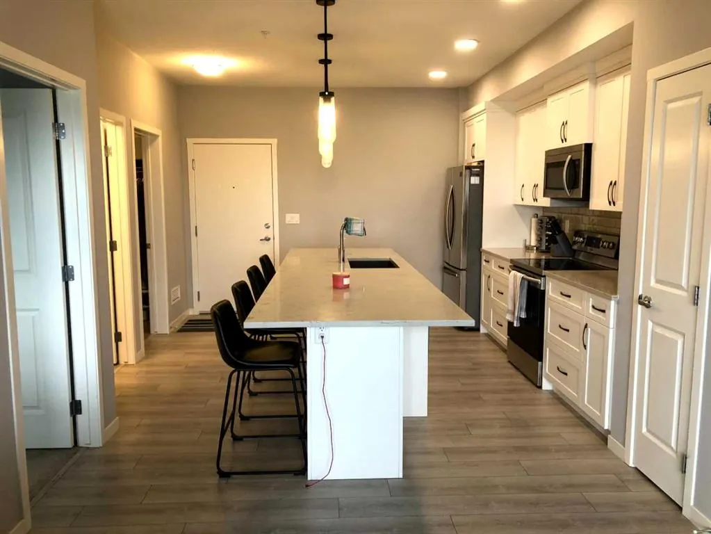 370 Harvest Hills Common NE, #301