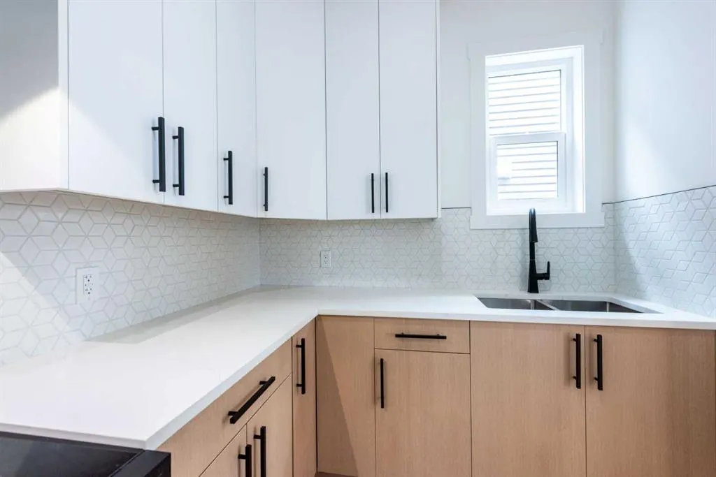 1102 Midtown Avenue SW