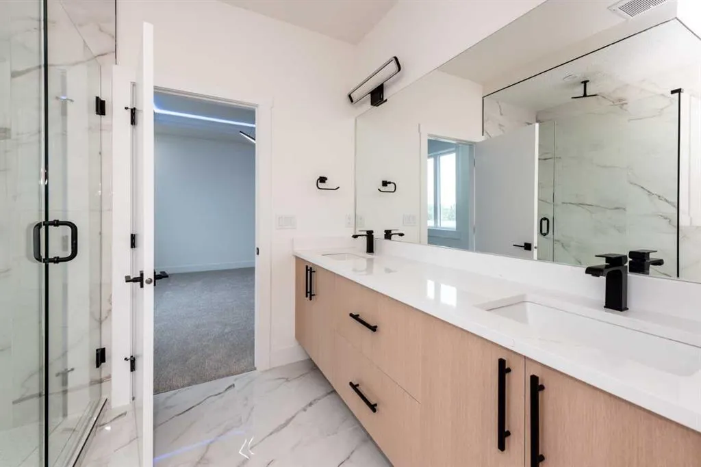 1102 Midtown Avenue SW