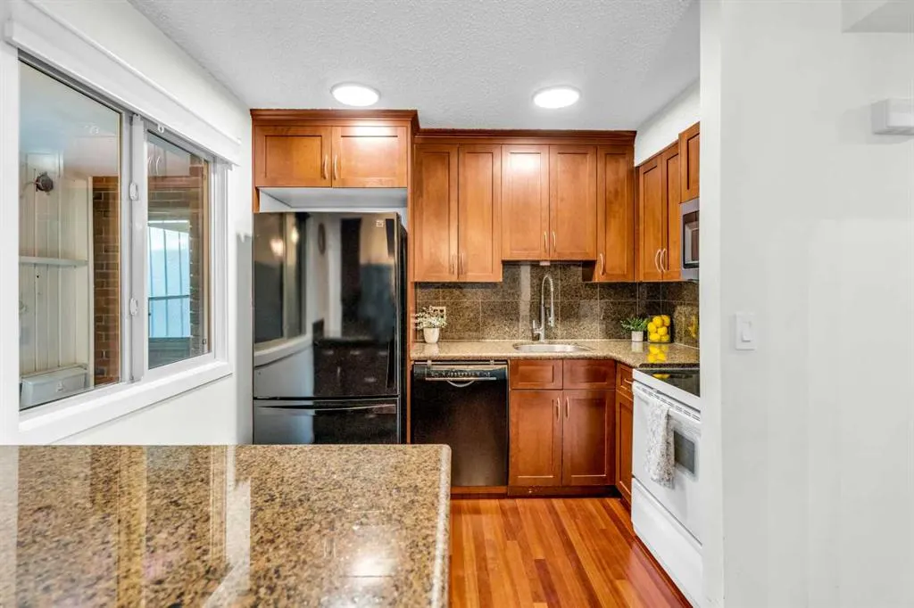803 Varsity Estates Drive NW, #10