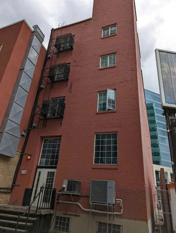 206 11 Avenue SE, #101+105
