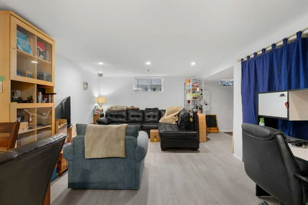 71 Queen Alexandra Close SE