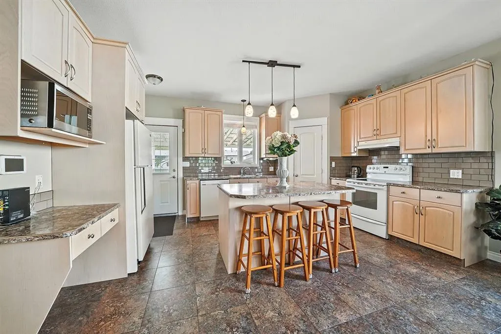 4567 Eastview Crescent