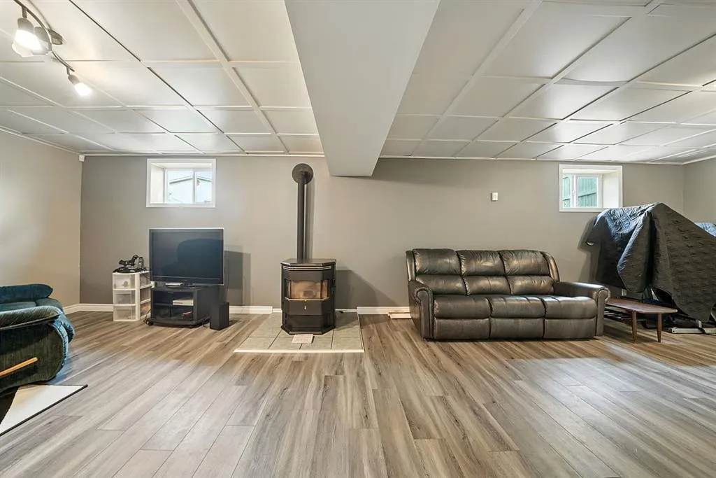 4567 Eastview Crescent