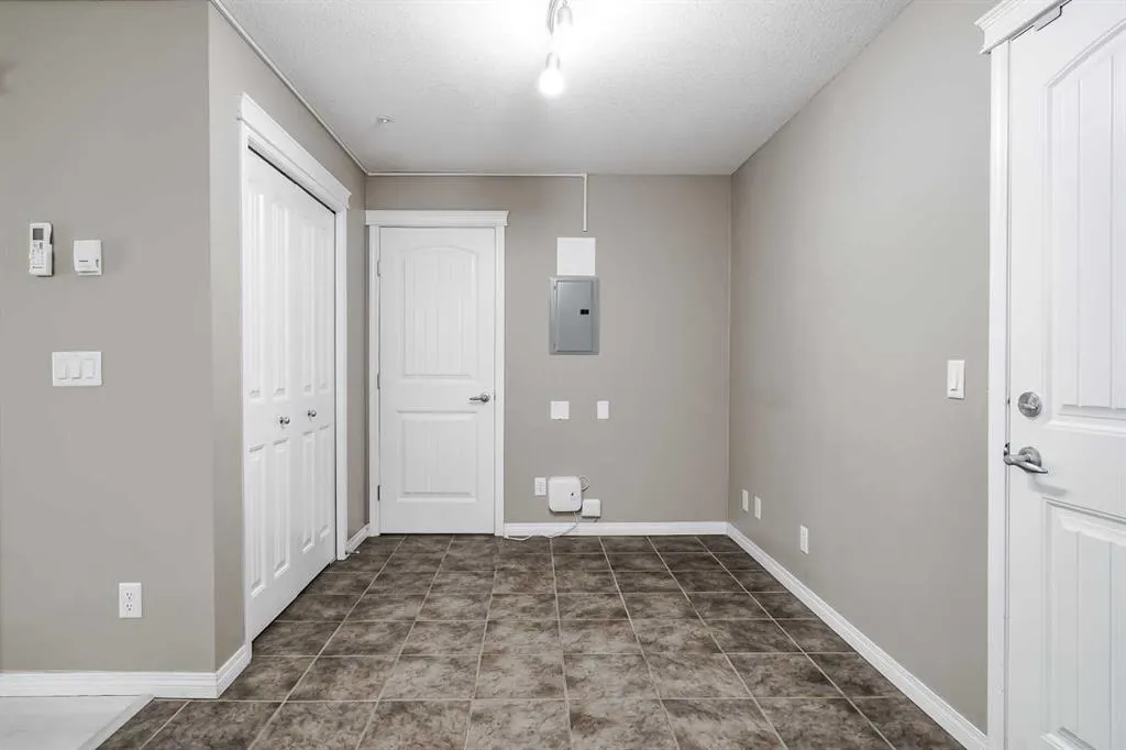 31 Country Village Manor NE, #4102