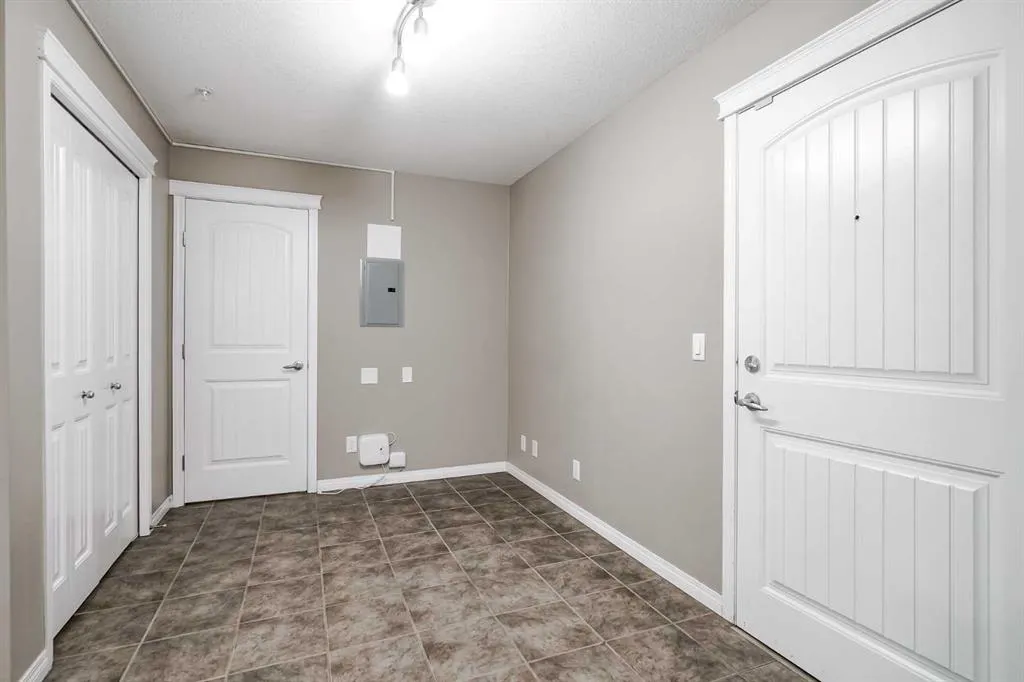 31 Country Village Manor NE, #4102