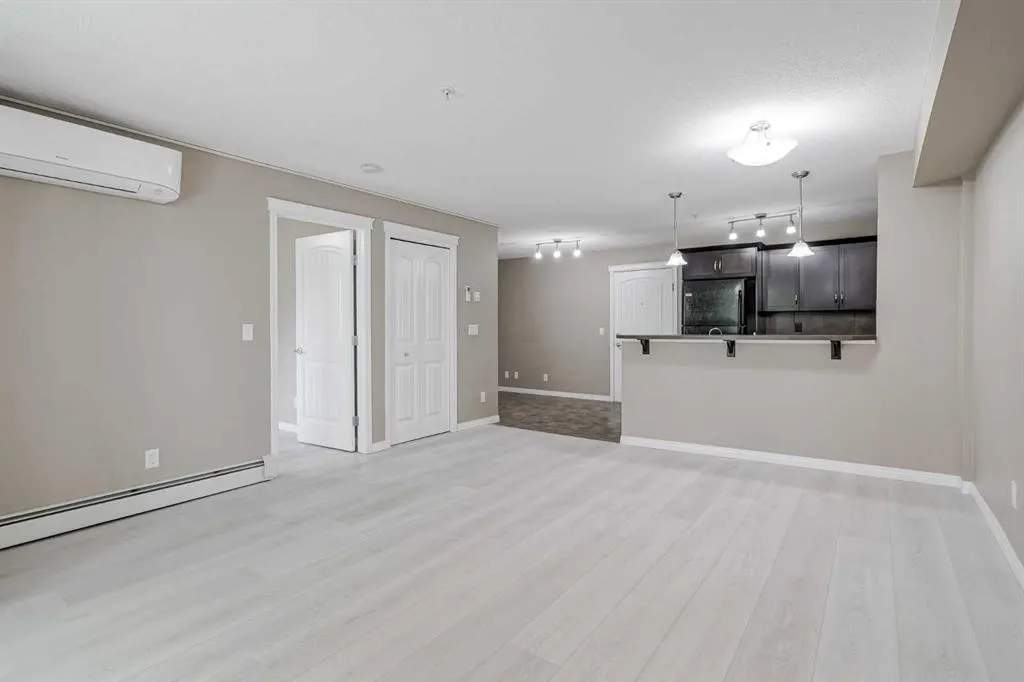31 Country Village Manor NE, #4102