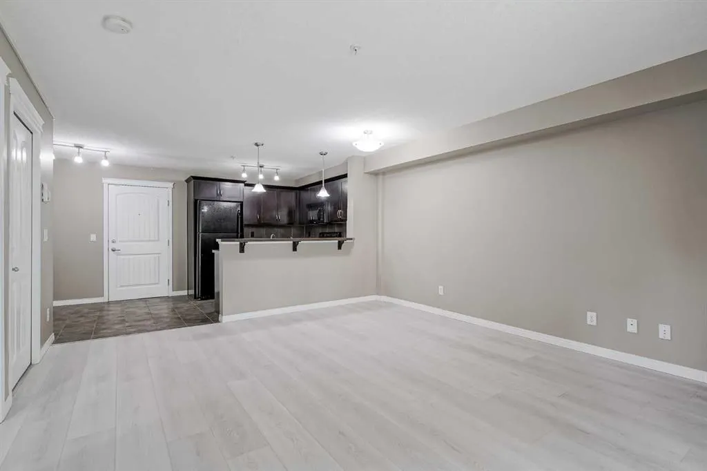 31 Country Village Manor NE, #4102