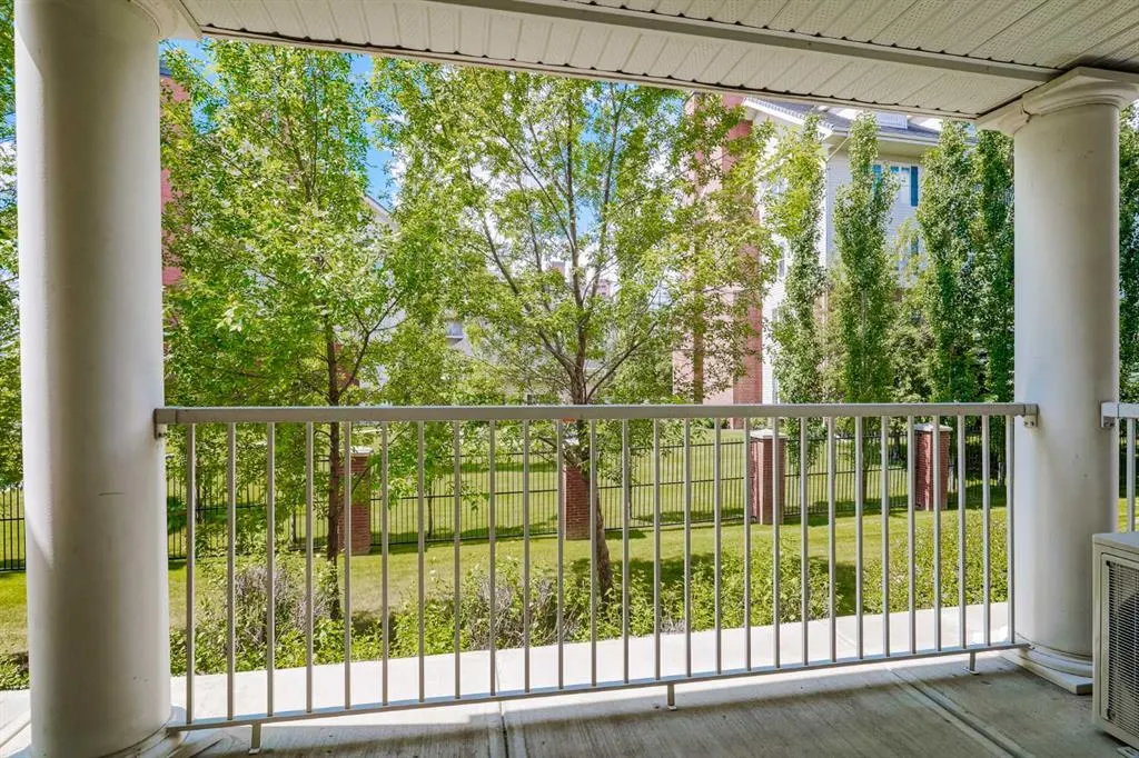 31 Country Village Manor NE, #4102