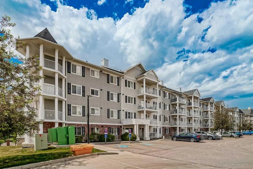 31 Country Village Manor NE, #4102