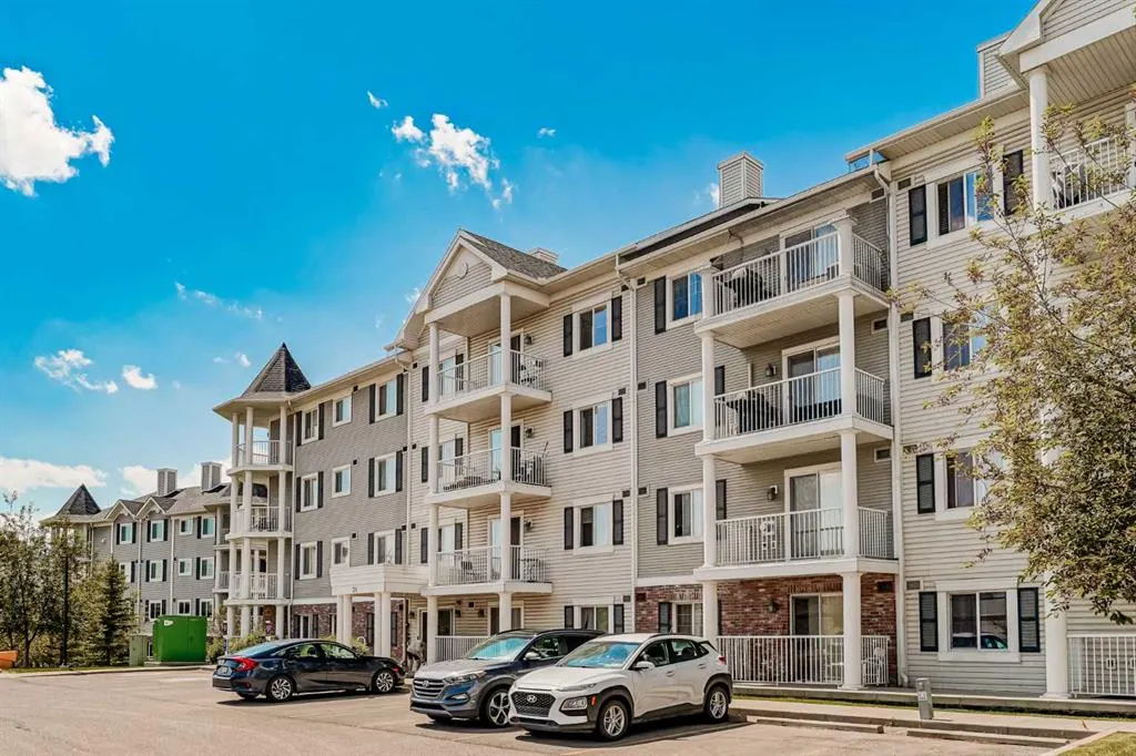 31 Country Village Manor NE, #4102