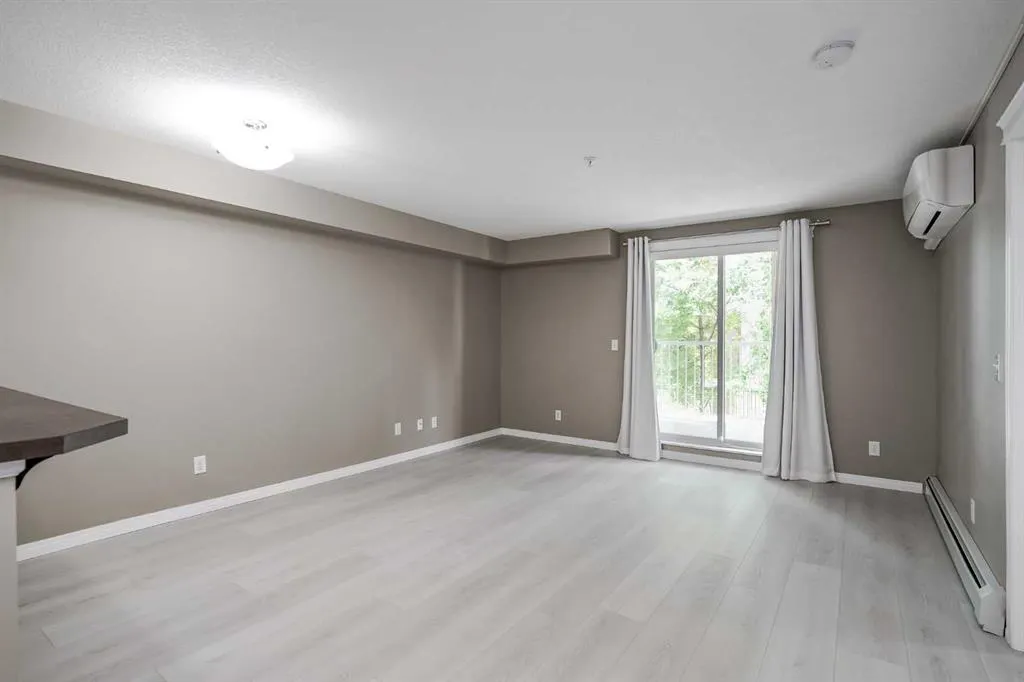 31 Country Village Manor NE, #4102