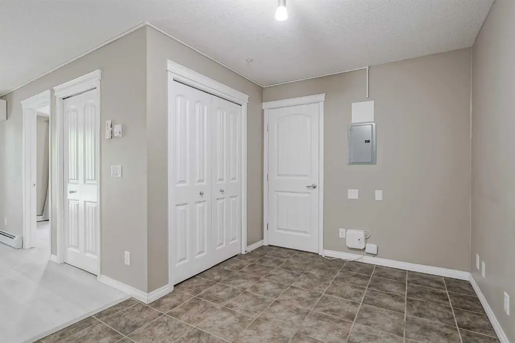 31 Country Village Manor NE, #4102