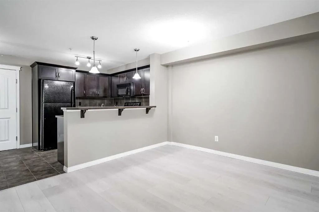 31 Country Village Manor NE, #4102