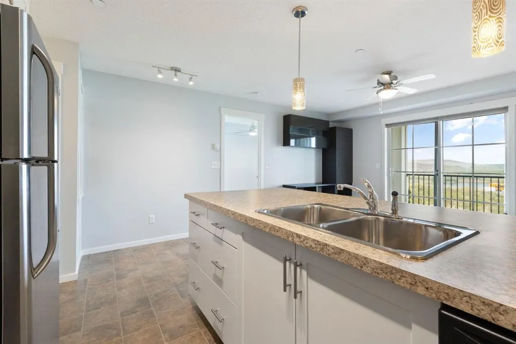 279 Copperpond Common SE, #3303