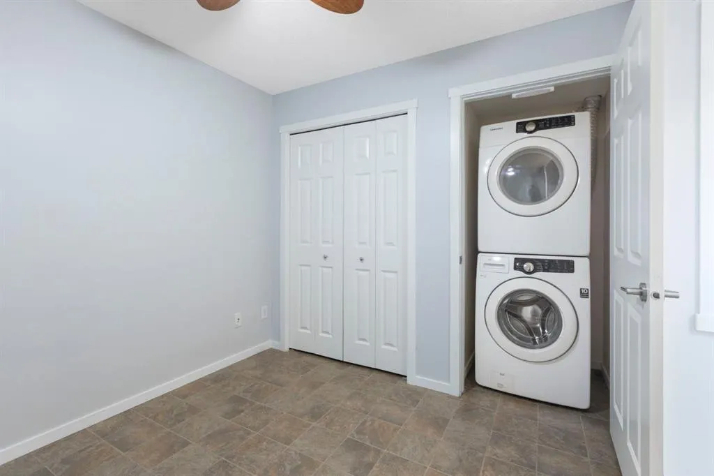 279 Copperpond Common SE, #3303