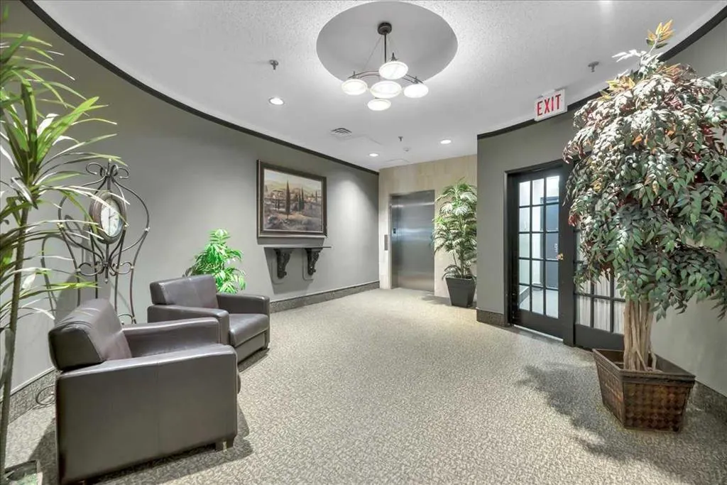 1505 8 Avenue NW, #405