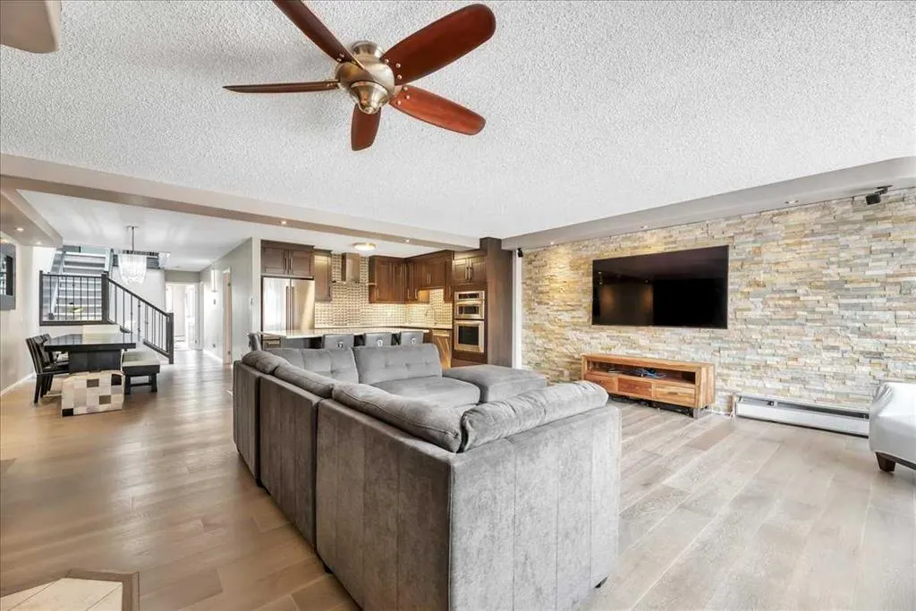 1505 8 Avenue NW, #405
