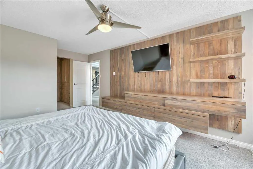 1505 8 Avenue NW, #405