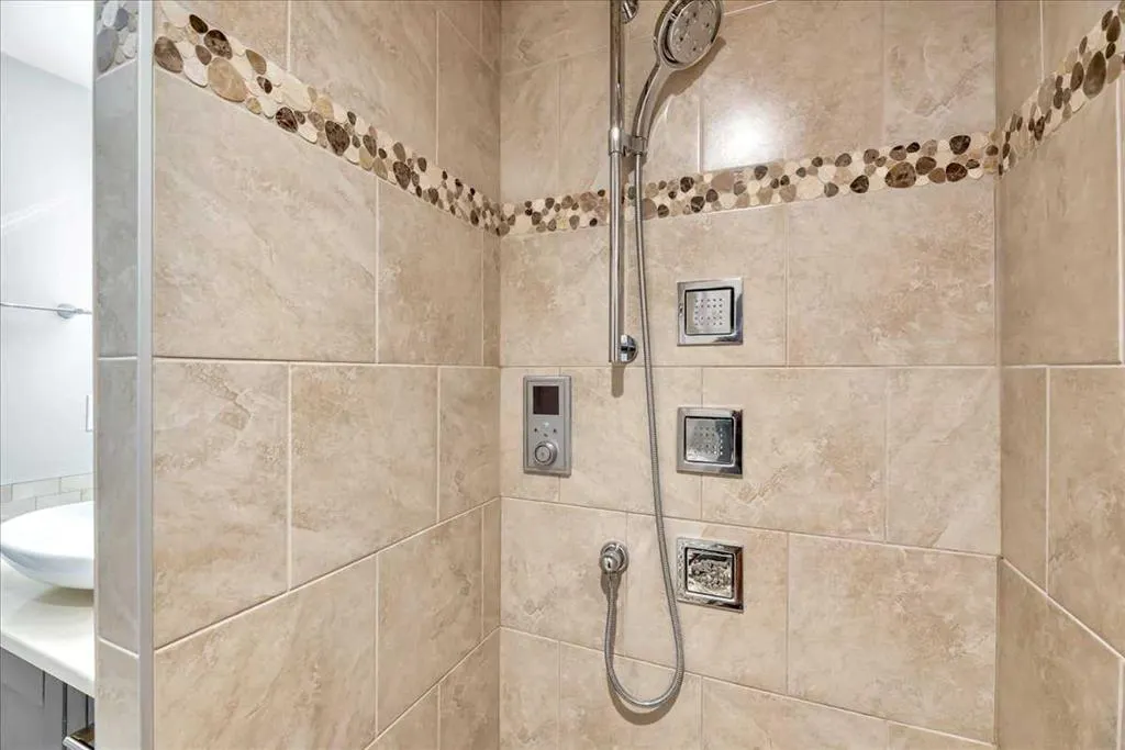 1505 8 Avenue NW, #405