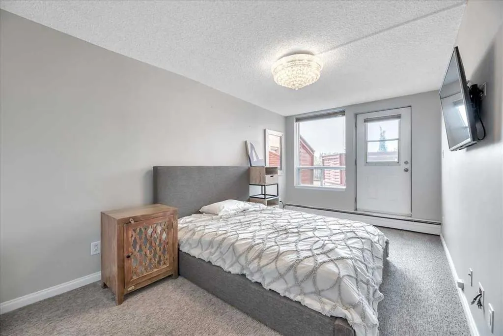 1505 8 Avenue NW, #405