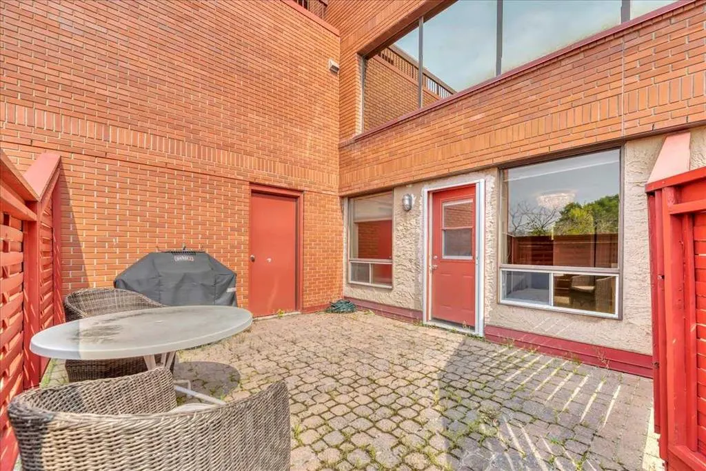 1505 8 Avenue NW, #405