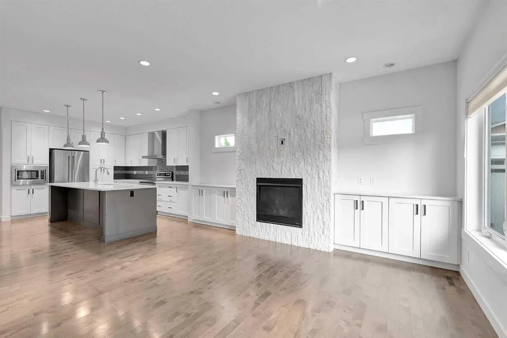 100 Sierra Morena Manor SW